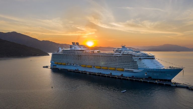 Sailing into Luxury: The Ultimate Guide to Cruise Ship Bookings & Reservations